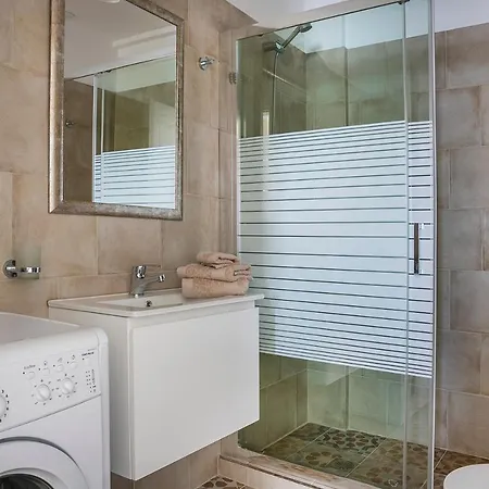Apartment Julia's Boutique Suites, Near Argostoli. *